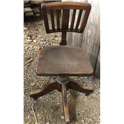 ANTIQUE OAK OFFICE CHAIR