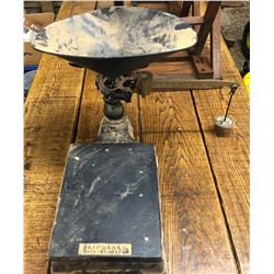 ANTIQUE FAIRBANKS COUNTER TOP SCALE