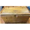 Image 2 : VINTAGE SEWING MACHINE ACCESSORIES KIT IN ORIGINAL WOOD BOX
