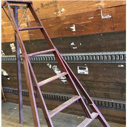 VINTAGE WOODEN APPLE LADDER