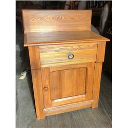 ANTIQUE OAK WASH STAND