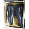 Image 2 : ONE PAIR LEATHER SHOES WITH INSTANT SHINE SPONGE (HUNTERS BAY) *SIZE 13 WIDE* (FULL GRAIN LEATHER)