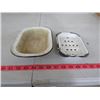 Image 2 : TWO PIECES OF ENAMEL WEAR (DISH, SOAP DISH)