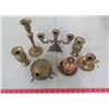 Image 1 : LOT OF ASSORTED BRASS ITEMS (CANDLE HOLDERS, ETC.)