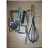 Image 1 : LOT OF KITCHEN UTENSILS