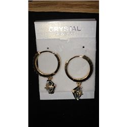 PAIR OF GOLD COLOURED FASHION EARRINGS (CRYSTAL JEWELRY)