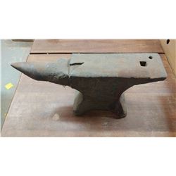 ANVIL (130 LBS) *SOME DAMAGE & SOME WELDING*