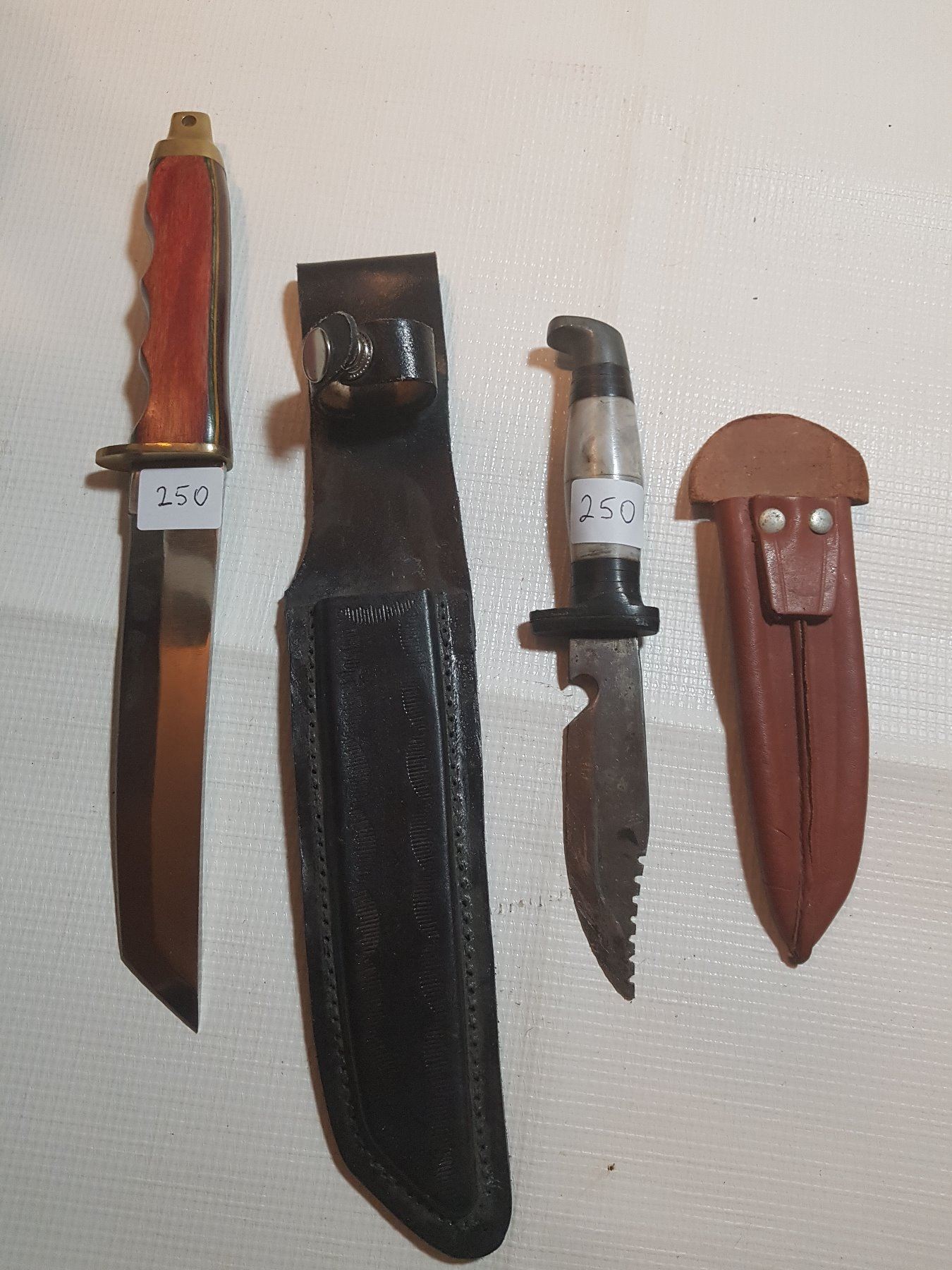 2 KNIVES IN SHEATH