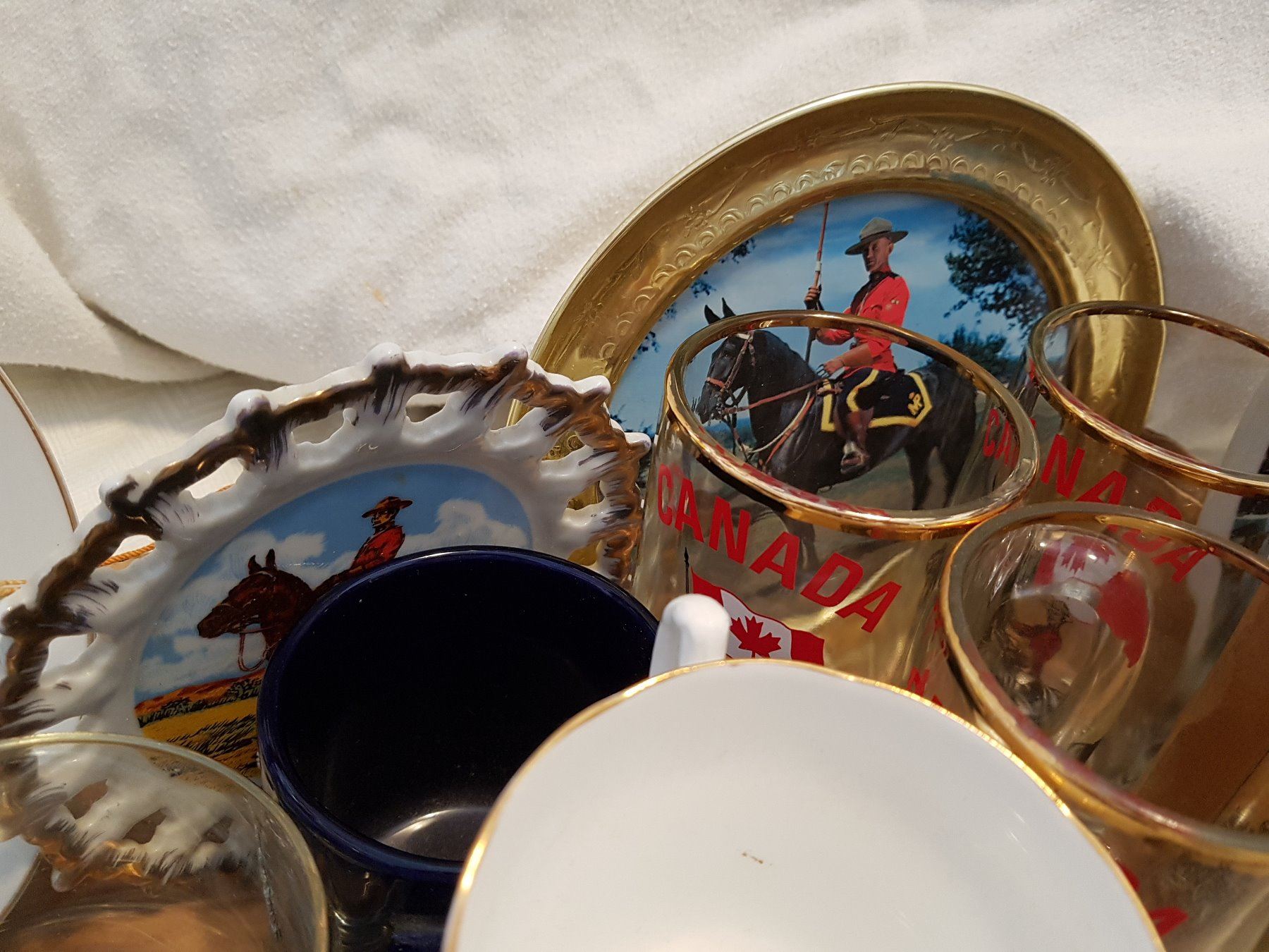 RCMP LOT (CUPS, SAUCERS, MUGS, PLATES, ETC..)