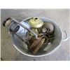 Image 1 : BIN OF LAMPS AND PARTS