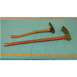 TWO VINTAGE GRUB HOES (HANDLES ARE 33" & 23.5")