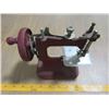 Image 5 : STITCH MISTRESS CHILDRENS SEWING MACHINE (GERMAN)