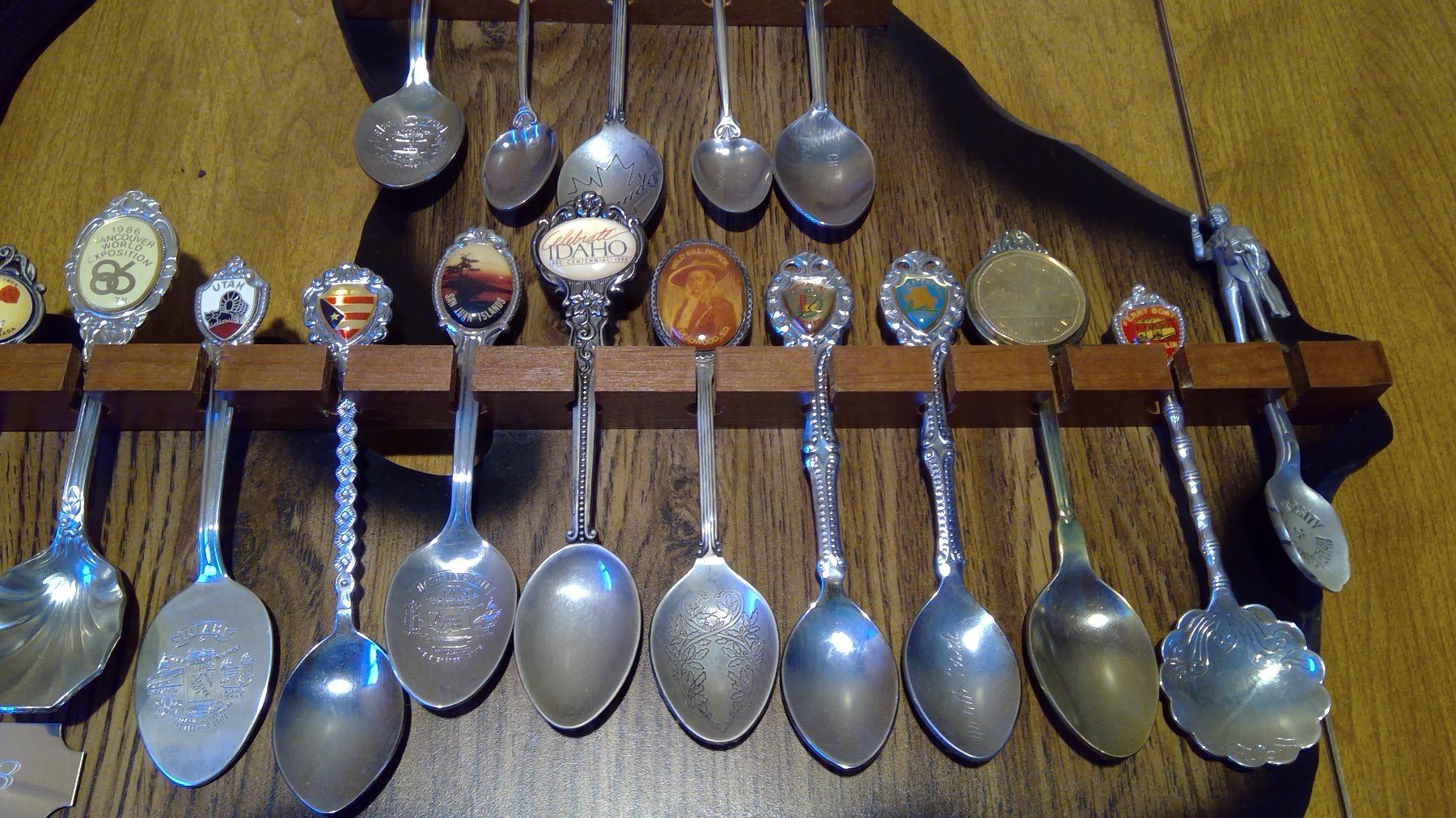 Spoon display rack w/ 35 spoons