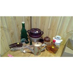Assorted lot with unopened maple syrup bottle