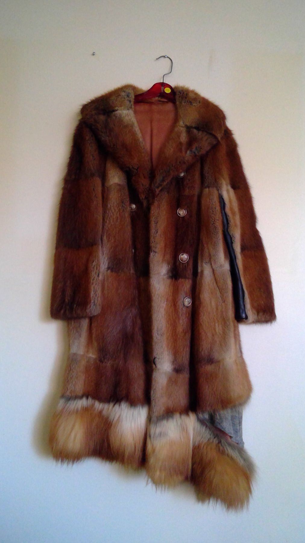 Ladies Fur Coat (needs repair) 15" sleeve 39" back 21" chest