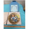 Image 1 : LOT OF TWO DECORATIVE PLATES (LITTLE BOY BLUE & UNOPENED LITTLE MISS MUFFET)