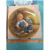 Image 2 : LOT OF TWO DECORATIVE PLATES (LITTLE BOY BLUE & UNOPENED LITTLE MISS MUFFET)