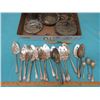 Image 3 : LOT OF SILVER PLATED ITEMS (SPOONS, SERVING UTENSILS, ETC.)