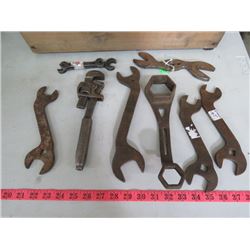 LOT OF VINTAGE WRENCHES