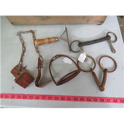 LOT OF ASSORTED HORSE ITEMS (VINTAGE BIT, STIRUP, ETC.)