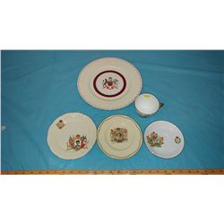 LOT OF ASSORTED ROYALTY DISHES (FOUR PLATES & A MUG)