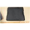 Image 3 : CAMP CHEF REVERSIBLE GRILL/GRIDDLE