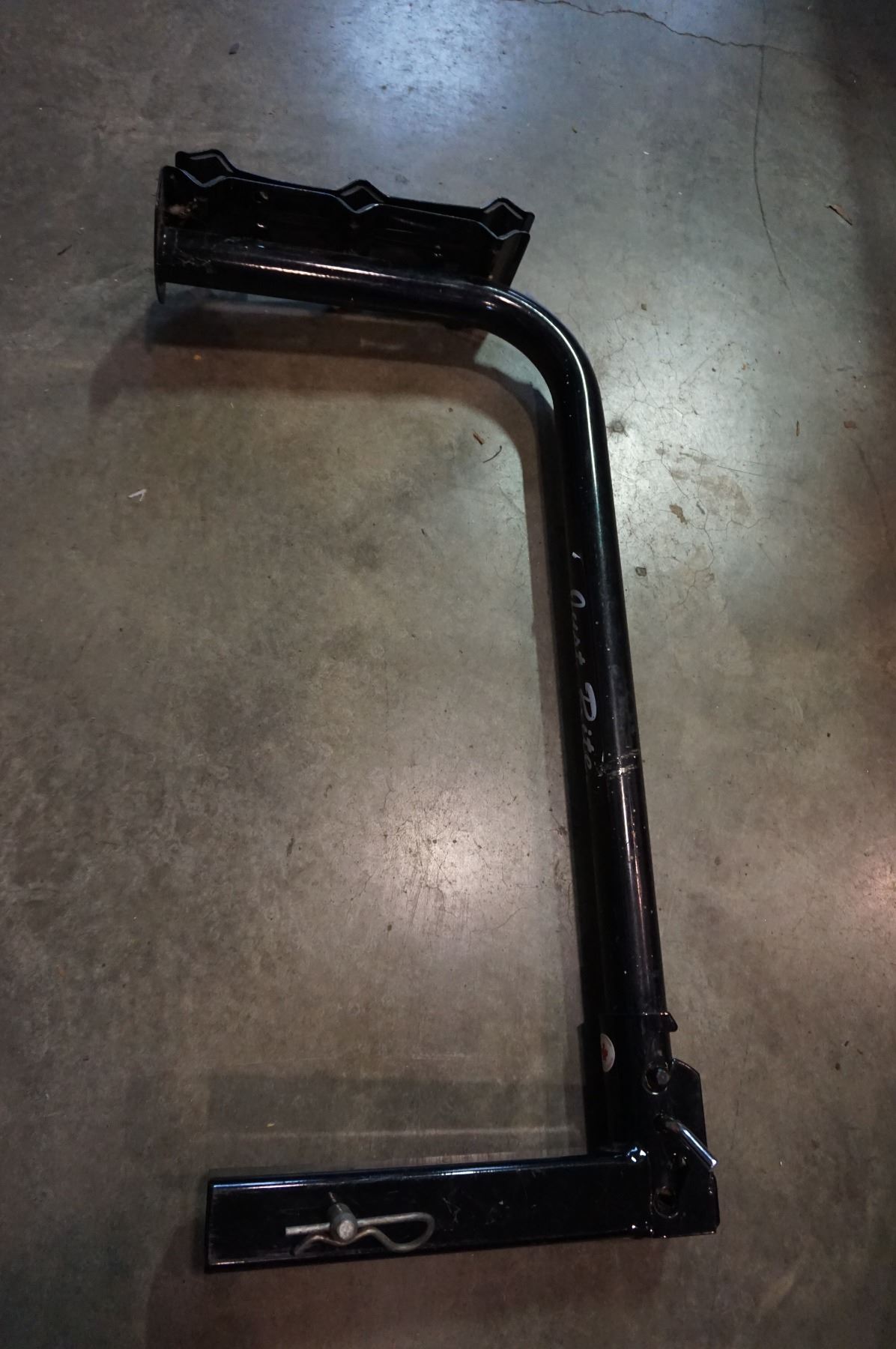 JUST RITE TRAILER HITCH BIKE RACK - Big Valley Auction