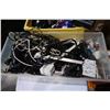 Image 2 : 2 TOTES OF WIRE AND CHARGERS