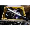 Image 3 : 2 TOTES OF WIRE AND CHARGERS
