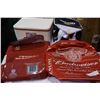 Image 2 : LOT OF 4 COOLER BAGS AND BUDWEISER STROFOAM COOLER