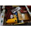 Image 3 : BOX OF FLOORING STAPLES AND OTHER HARDWARE