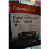 Image 3 : SENTRY SAFE NEW IN BOX