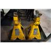 Image 3 : 2 HEAVY DUTY JACK STANDS