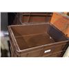 Image 2 : LOT OF BROWN PLASTIC BINS