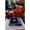 Image 1 : CAMP BURNER AND 2 JERRY CANS