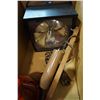 Image 4 : STROBE LAMP, RED WARNING LIGHT AND TEAK LAMP