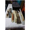 Image 1 : LOT OF MARSHALL TOWN AND OTHER CONCRETE TROWELS