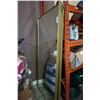 Image 1 : 5 RAIL GUIDED MIRROR PANELS