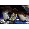 Image 3 : MLY TEMPEST SNOWBOARD W/ BOOTS, BINDINGS, AND BURTON BAG