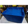 Image 2 : 13 BLUE PLASTIC TRAYS