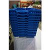 Image 3 : 13 BLUE PLASTIC TRAYS