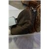 Image 2 : LOT OF VINTAGE CATCHERS MITTS AND BASEBALL