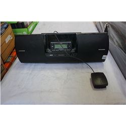 SIRIUS XM RADIO W/ SPEAKER DOCK