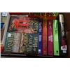 Image 2 : BOX OF DANIELLE STEELE HARDCOVER BOOKS AND SOFT COVER BOOKS