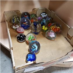 TRAY OF 20 ART GLASS PAPERWEIGHTS