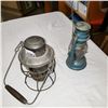 Image 1 : 2 VINTAGE OIL LANTERNS