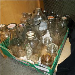 TRAY OF MOSTLY VINTAGE GLASS MILK BOTTLES AND GLASS JARS