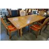 Image 5 : OAK DINING TABLE W/ 4 CHAIRS