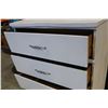 Image 3 : PAINTED WHITE 4 DRAWER DRESSER
