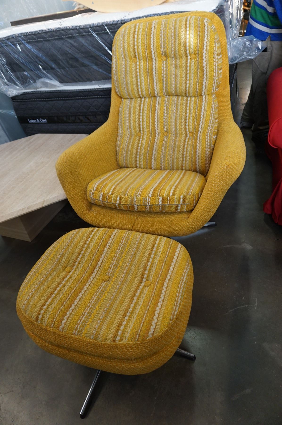 MCM YELLOW FABRIC SWIVEL CHAIR AND OTTOMAN - Big Valley Auction